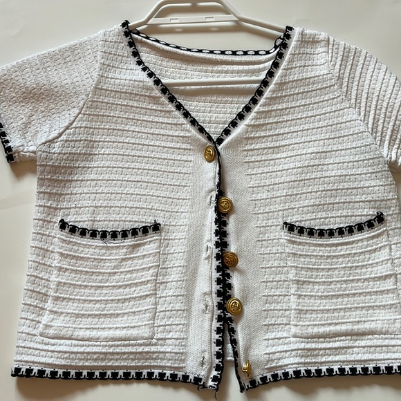 🌻 Black Trim Chanel Style Cropped Button Down Top - Picture 1 of 6